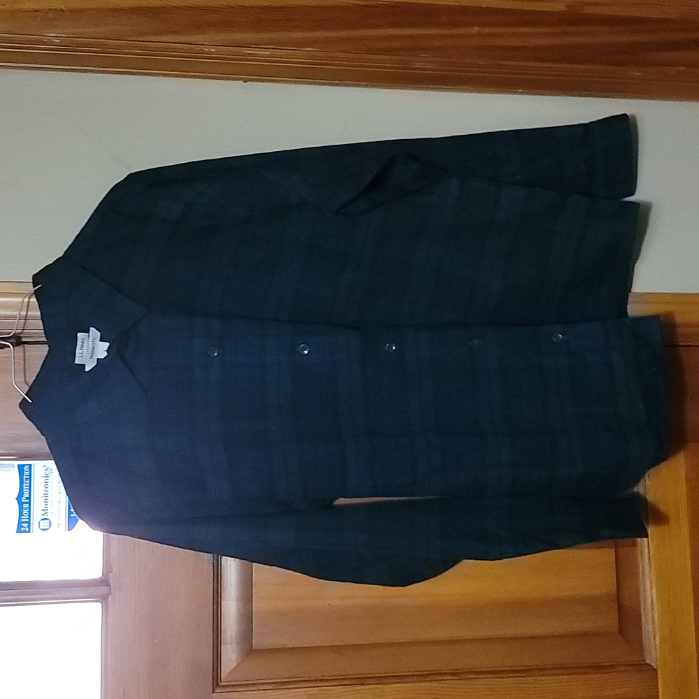 Like New  L.L.Bean Button Down Plaid Relaxed Fit Flannel Shirt